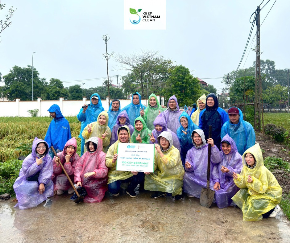 Keep Vietnam Clean and Daibiru CSB: CSR & ESG Partnership for a Sustainable Future with ‘Hàng Cây Đoàn Kết’ Social Project in Huong Tram Village